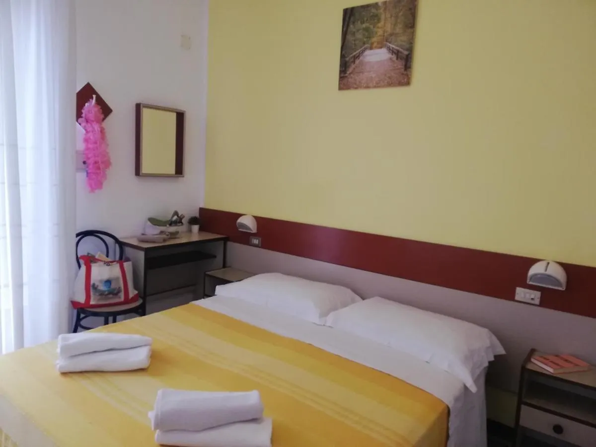 Hotel Cesari Rimini 0*,